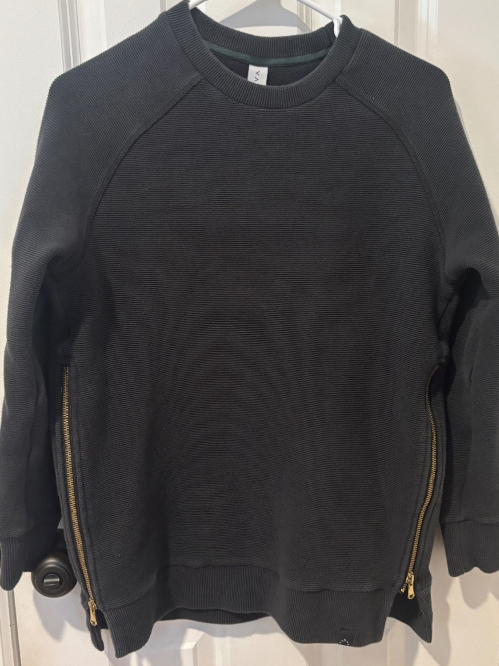 Women’s Varley ribbed black side zip sweatshirt